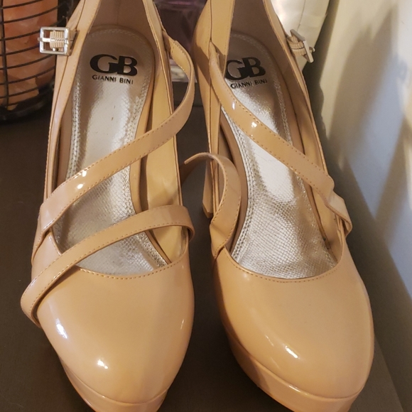 High Heels - Picture 3 of 3